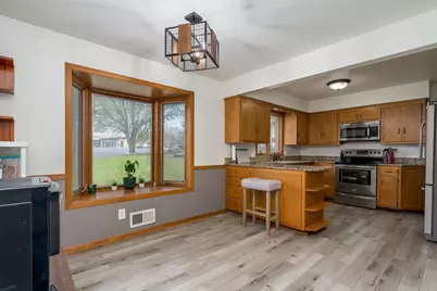 110 S Belmont Drive, Mankato, MN 56001 - Photo 8