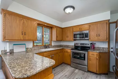 110 S Belmont Drive, Mankato, MN 56001 - Photo 10