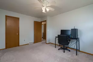110 S Belmont Dr, Mankato, MN 56001 - Photo 16