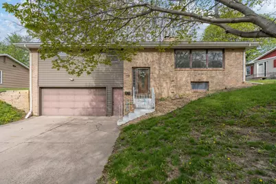 110 S Belmont Drive, Mankato, MN 56001 - Photo 2