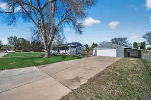 6842 Drew Ave N, Brooklyn Center, MN 55429 - Photo 2