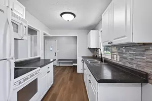 6842 Drew Ave N, Brooklyn Center, MN 55429 - Photo 8