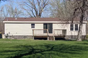 304 Valley View Dr, Redwood Falls, MN 56283 - Photo 6