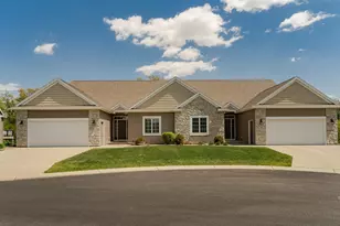 2824 Ivory Rd NE, Rochester, MN 55906 - Photo 2