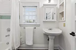 2204 W Lake of the Isles Pkwy, Minneapolis, MN 55405 - Photo 28