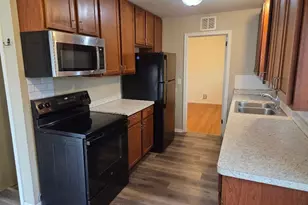 7101 Hartkopf Ln, Brooklyn Park, MN 55428 - Photo 4