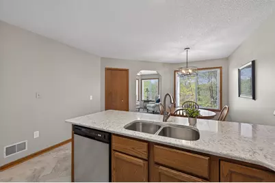7664 Ojibway Park Draw, Woodbury, MN 55125 - Photo 18