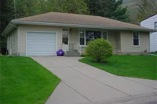 1319 Lakeview Ave, Winona, MN 55987 - Photo 1