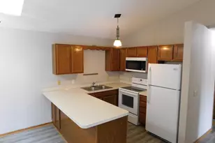 778 Parkside Dr, Vadnais Heights, MN 55127 - Photo 2