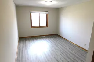 778 Parkside Dr, Vadnais Heights, MN 55127 - Photo 6