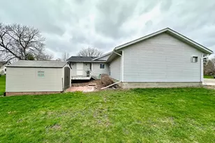 227 2nd Ave N, Emmons, MN 56029 - Photo 6