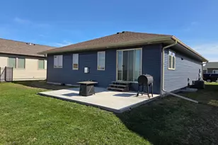 1882 18th Ave N, Wahpeton,  58075 - Photo 6