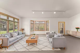 8914 Hilloway Rd, Eden Prairie, MN 55347 - Photo 6