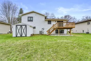 1122 N Concord St, Fergus Falls, MN 56537 - Photo 2