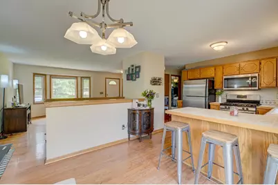 6878 Upper 28th Street N, Oakdale, MN 55128 - Photo 6
