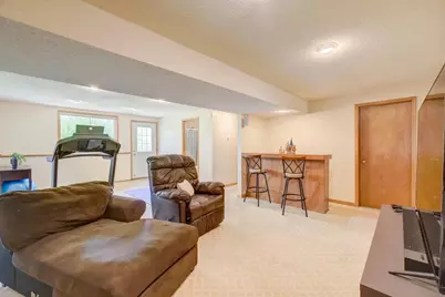6878 Upper 28th Street N, Oakdale, MN 55128 - Photo 12