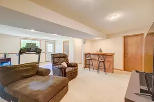 6878 Upper 28th St N, Oakdale, MN 55128 - Photo 12