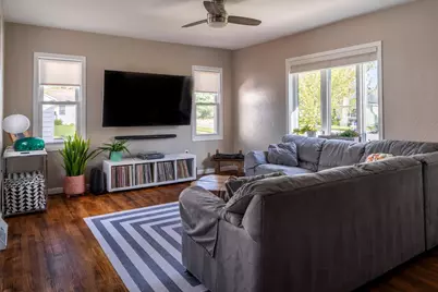 524 S 2nd Street, La Crescent, MN 55947 - Photo 2