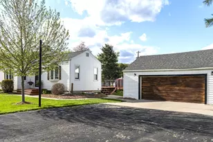 524 S 2nd St, La Crescent, MN 55947 - Photo 24