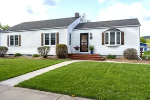 524 S 2nd St, La Crescent, MN 55947 - Photo 1