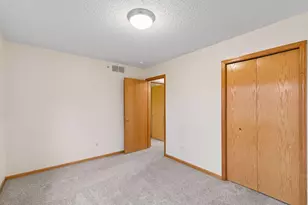 249 Pleasant Ln, Chaska, MN 55318 - Photo 20