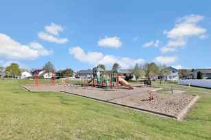 9161 N Kentucky Ave N, Brooklyn Park, MN 55445 - Photo 22
