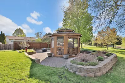 9161 N Kentucky Avenue N, Brooklyn Park, MN 55445 - Photo 20
