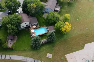 9161 N Kentucky Ave N, Brooklyn Park, MN 55445 - Photo 4