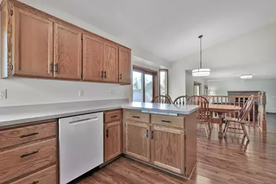 9161 N Kentucky Avenue N, Brooklyn Park, MN 55445 - Photo 34