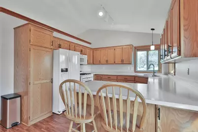 9161 N Kentucky Avenue N, Brooklyn Park, MN 55445 - Photo 32