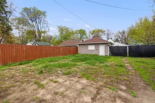 879 Charles Ave, Saint Paul, MN 55104 - Photo 20
