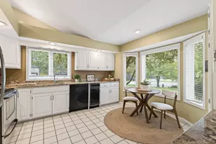 4301 Arrowhead Ct, Minnetonka, MN 55345 - Photo 8