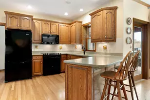 805 27th St SW, Austin, MN 55912 - Photo 14