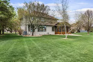 805 27th St SW, Austin, MN 55912 - Photo 58