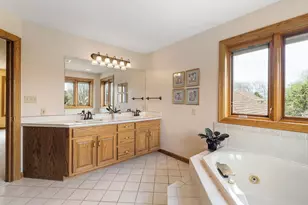 805 27th St SW, Austin, MN 55912 - Photo 34