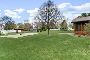 805 27th St SW, Austin, MN 55912 - Photo 62