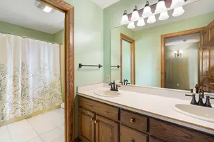 805 27th St SW, Austin, MN 55912 - Photo 38