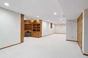 805 27th St SW, Austin, MN 55912 - Photo 48