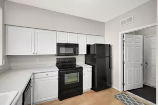 11707 Langford Cir, Burnsville, MN 55337 - Photo 4