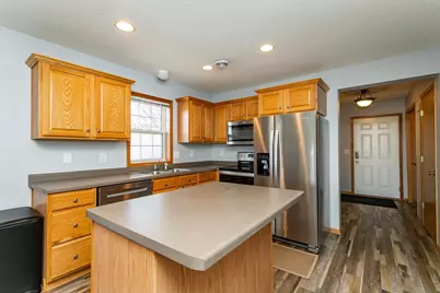 619 Pointe Court SW, Rochester, MN 55902 - Photo 4