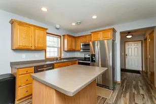 619 Pointe Ct SW, Rochester, MN 55902 - Photo 4