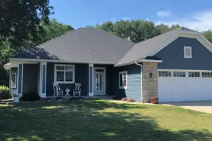 645 Lancaster Blvd, Zumbrota, MN 55992 - Photo 4