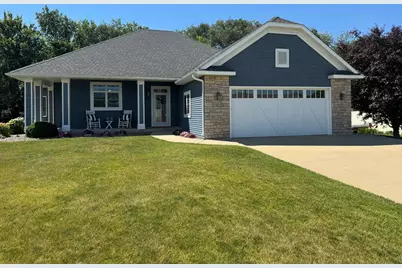 645 Lancaster Boulevard, Zumbrota, MN 55992 - Photo 2