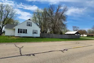 310 Locust St, Lyle, MN 55953 - Photo 4