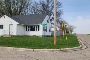 310 Locust St, Lyle, MN 55953 - Photo 2