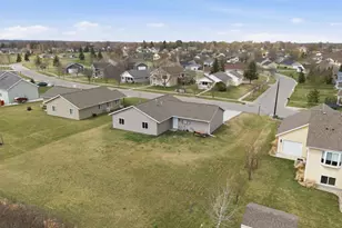 1504 Jasmine Dr, Alexandria, MN 56308 - Photo 4