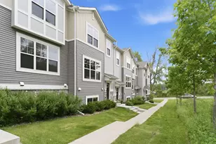 2864 Lexington Pl N, Roseville, MN 55113 - Photo 8