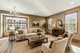 9980 Wildflower Dr, Eden Prairie, MN 55347 - Photo 4