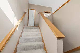 9980 Wildflower Dr, Eden Prairie, MN 55347 - Photo 8
