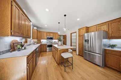 869 Mendakota Court, Mendota Heights, MN 55120 - Photo 12